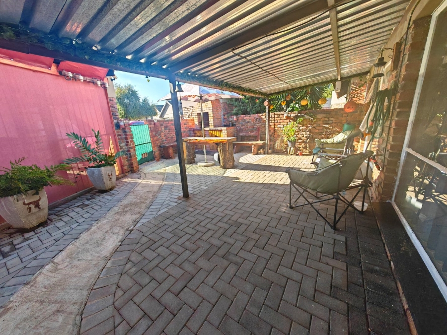 2 Bedroom Property for Sale in Pellissier Free State